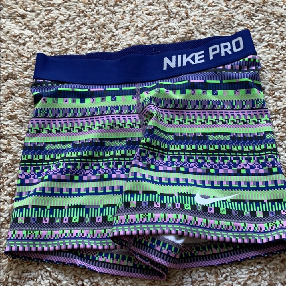 women’s nike pros